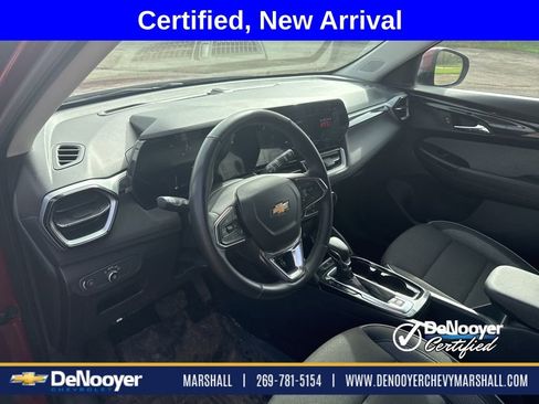 Used 2024 Chevrolet TrailBlazer LT w/ Convenience Package image 12