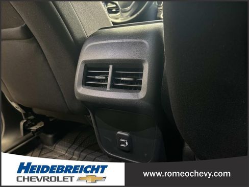 Used 2020 Chevrolet Equinox LT w/ Driver Convenience Package FWD image 17