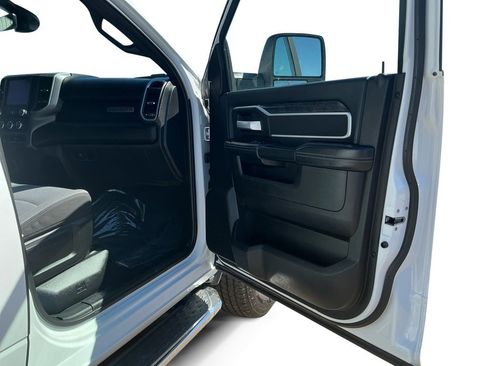 Used 2024 RAM 3500 Big Horn AWD/4WD image 16