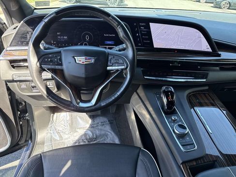 Used 2023 Cadillac Escalade Premium Luxury w/ Performance Package AWD/4WD image 31