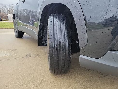 Used 2023 Toyota Corolla Cross L image 16