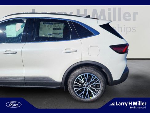 New 2024 Ford Escape SE w/ PHEV Premium Package image 4