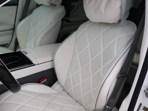 Used 2024 Mercedes-Benz Maybach S 580 4MATIC image 14
