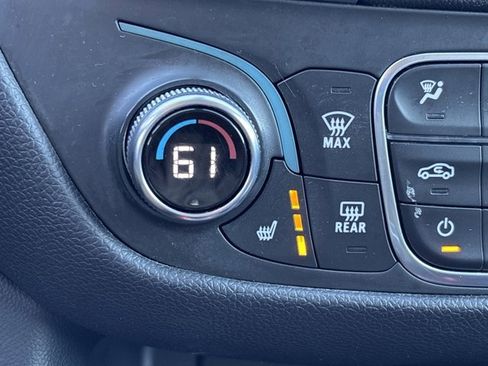 Used 2020 Chevrolet Equinox LT image 37