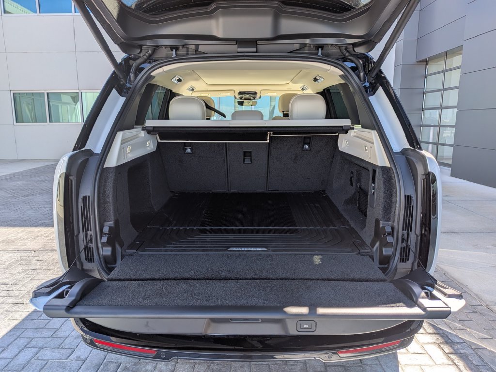 New 2026 Land Rover Range Rover SE AWD/4WD image 13