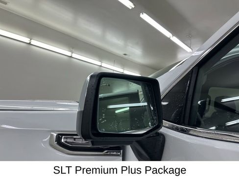 Used 2025 GMC Sierra 1500 SLT w/ SLT Premium Plus Package image 17
