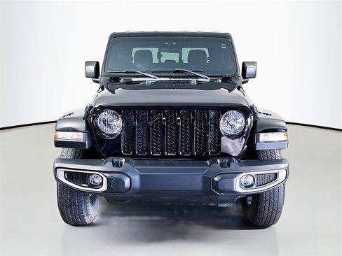 Used 2022 Jeep Gladiator Sport image 2