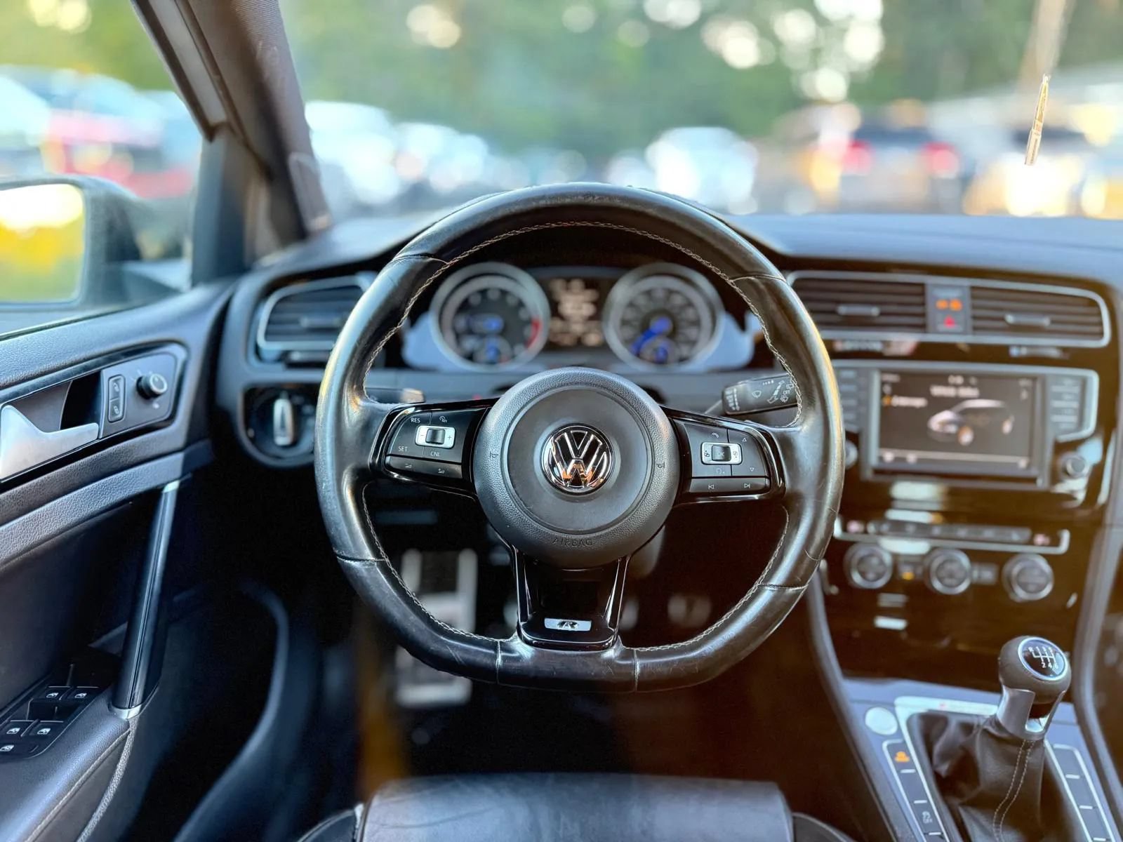 Used 2016 Volkswagen Golf R 4-Door AWD/4WD image 15