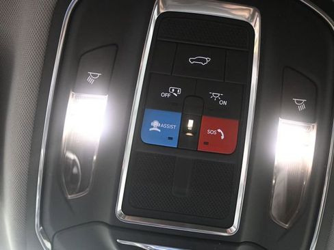 Used 2023 Jeep Grand Cherokee L Limited w/ Luxury Tech Group II image 20