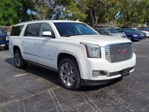 Used 2015 GMC Yukon XL Denali AWD/4WD image 3