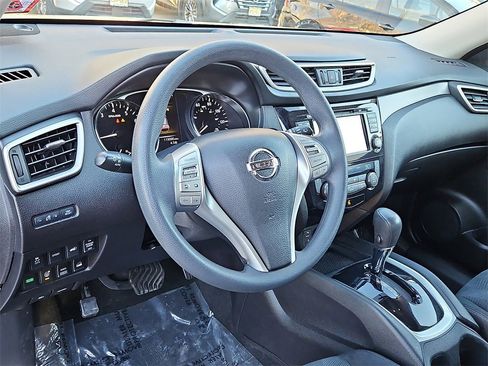 Used 2015 Nissan Rogue SV w/ SV Premium Package image 27