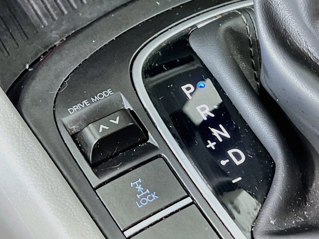 Certified 2025 Hyundai Kona SEL AWD/4WD image 18