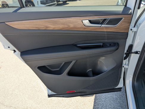 New 2026 Volkswagen Atlas SE image 25