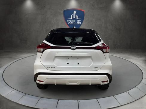 Used 2022 Nissan Kicks SV FWD image 4