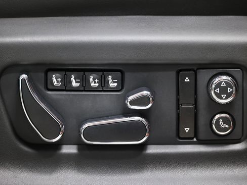 Used 2019 Bentley Bentayga image 93