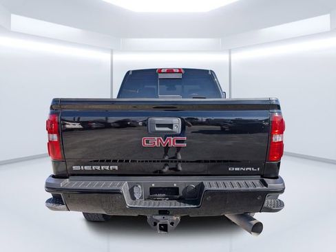 Used 2017 GMC Sierra 2500 Denali w/ Duramax Plus Package image 4