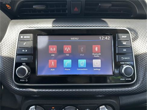 Used 2021 Nissan Kicks S FWD image 23