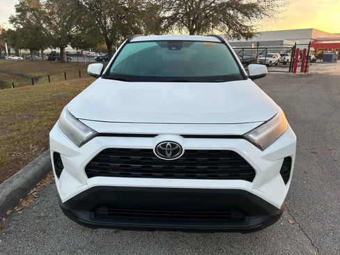 Used 2025 Toyota RAV4 XLE image 9