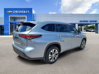 Used 2024 Toyota Highlander XLE
