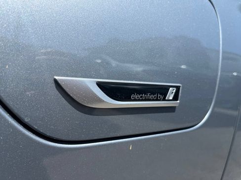 Used 2023 BMW 530e w/ Convenience Package RWD image 11