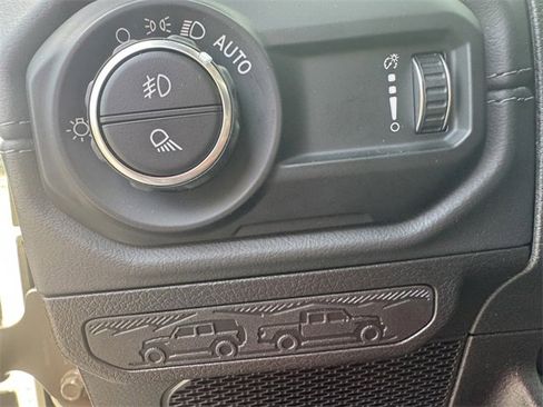 New 2025 Jeep Gladiator Mojave image 27