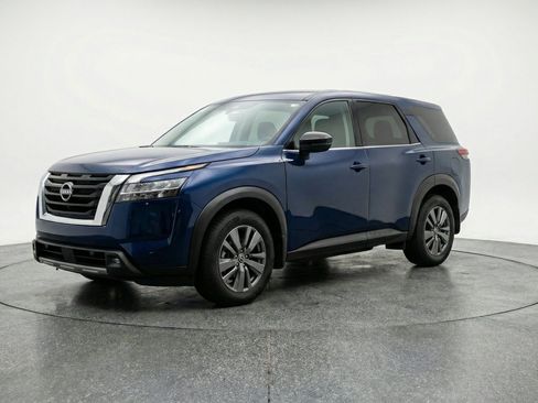 Used 2025 Nissan Pathfinder SV AWD/4WD image 3