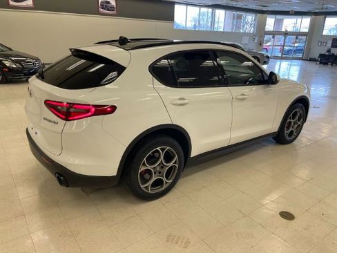 Used 2022 Alfa Romeo Stelvio Sprint AWD/4WD image 3