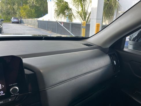 Used 2025 Nissan Pathfinder SV image 37