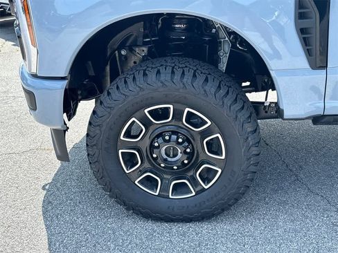 New 2025 Ford F250 Platinum image 9