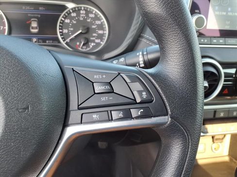 Used 2024 Nissan Sentra SV FWD image 15