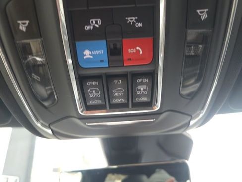 Certified 2024 Jeep Grand Cherokee Limited w/ Luxury Tech Group II image 28