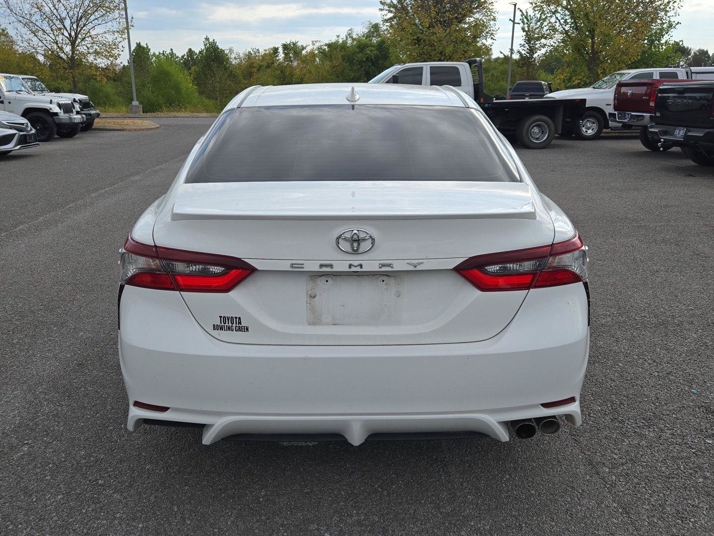 Used 2021 Toyota Camry SE w/ Carpet Mat Package (TMS) FWD image 6