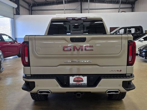 Used 2022 GMC Sierra 1500 AT4 w/ AT4 Premium Package AWD/4WD image 5