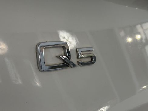 Used 2017 Audi Q5 2.0T Premium Plus w/ Technology Package AWD/4WD image 33