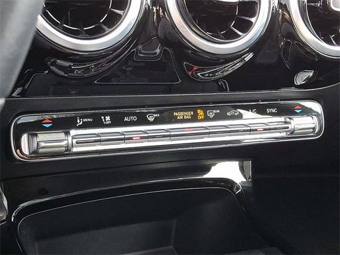 Certified 2025 Mercedes-Benz CLA 250 4MATIC image 17