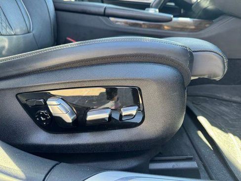 Used 2020 BMW 740i image 31