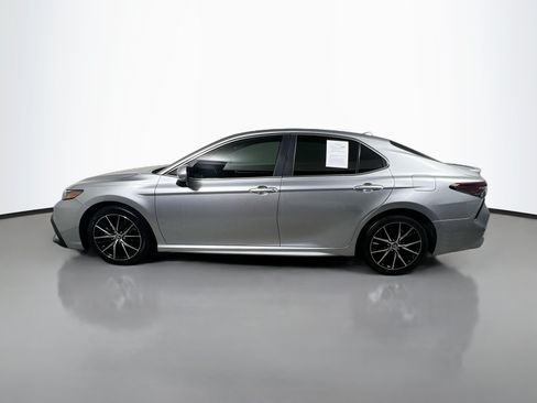 Used 2022 Toyota Camry SE FWD image 9