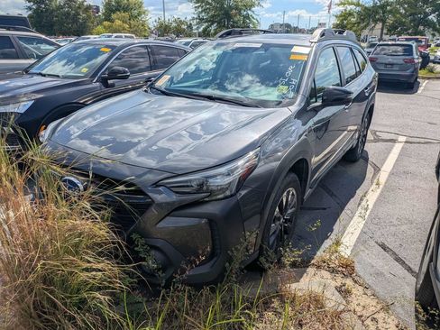 Used 2025 Subaru Outback Onyx Edition AWD/4WD image 3
