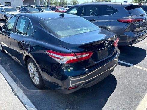 Used 2019 Toyota Camry LE FWD image 3