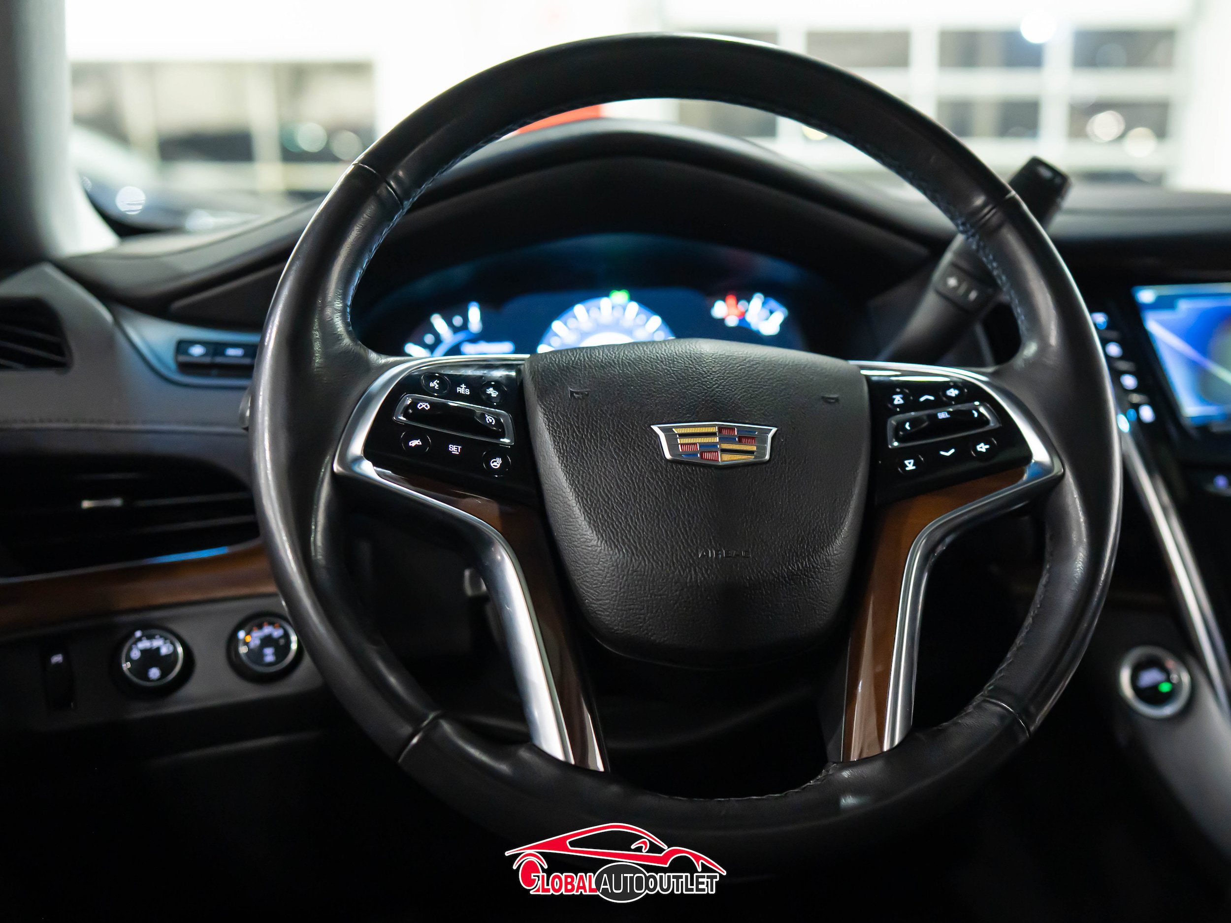 Used 2019 Cadillac Escalade ESV Luxury AWD/4WD image 24