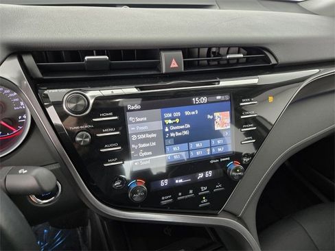 Used 2020 Toyota Camry XSE image 22