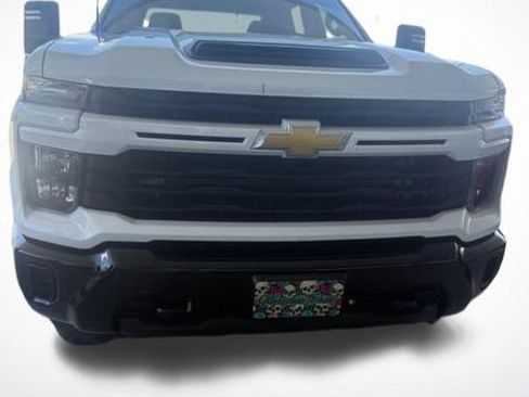 Used 2024 Chevrolet Silverado 2500 Custom w/ Custom Value Package AWD/4WD image 4