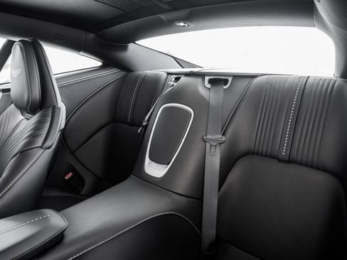 Used 2023 Aston Martin DB11 Coupe image 11