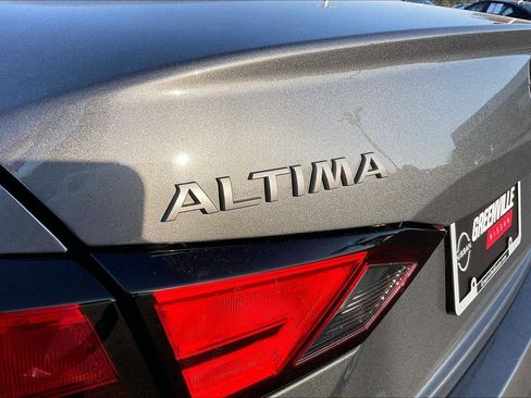 Certified 2025 Nissan Altima 2.5 SR image 9