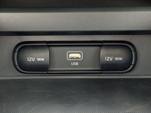 Certified 2025 Kia Soul LX w/ LX Technology Package FWD image 21