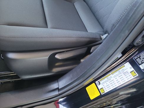 Certified 2025 Toyota Corolla LE image 14