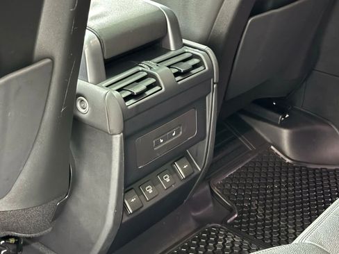 Used 2022 Land Rover Defender 110 S image 46