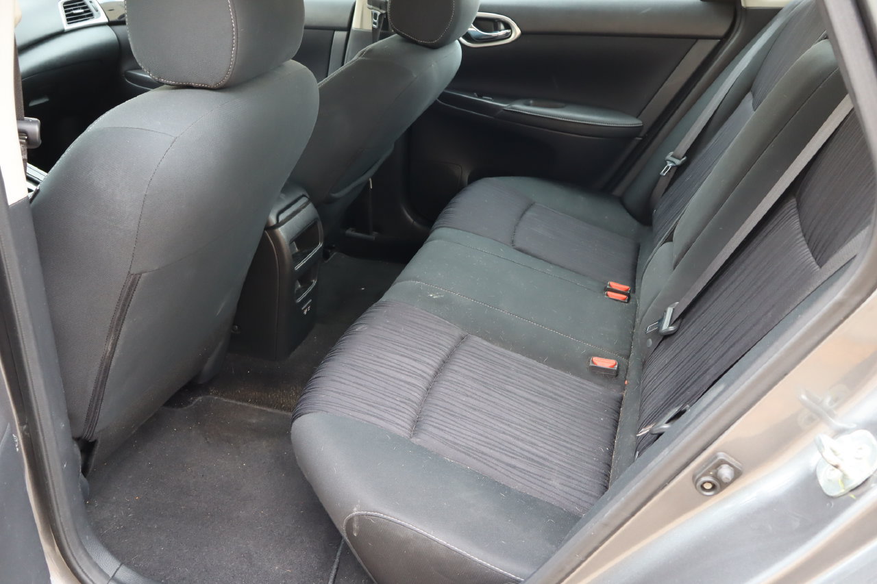 Used 2019 Nissan Sentra SV FWD image 5