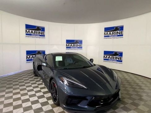 Used 2021 Chevrolet Corvette Stingray Coupe w/ Z51 Performance Package RWD image 4