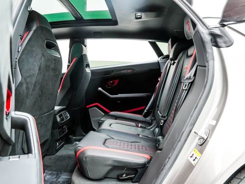 Used 2024 Lamborghini Urus Performante AWD/4WD image 18